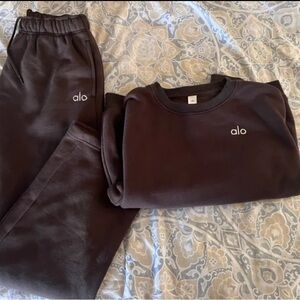 Alo Black Sweatshirt and Sweatpants Set